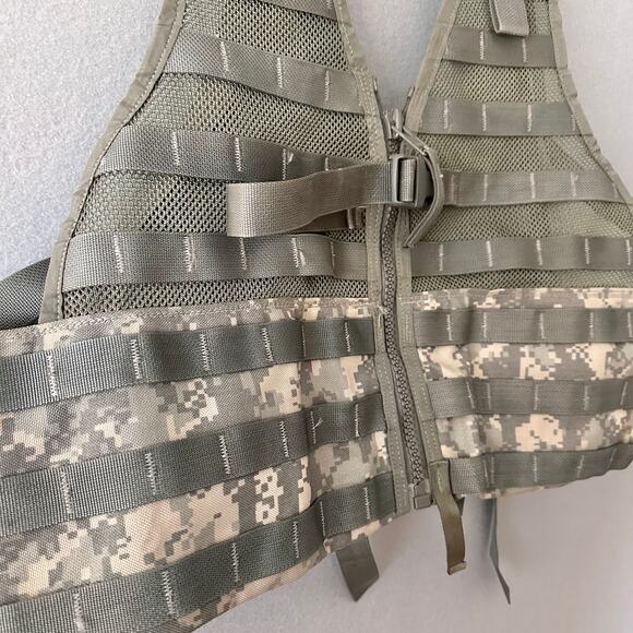 US Tactical Camouflage Molle II Vest Modular Lightweight Load-carrying Equipment - Picture 4 of 9
